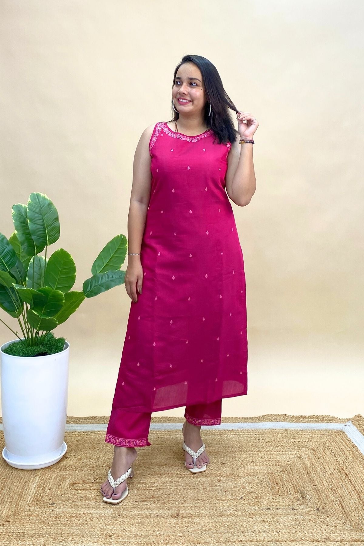 Sleeveless Silk Kurti Pant Dupatta Set with Attachable Sleeves, All-Over Embroidery,Festive Wear