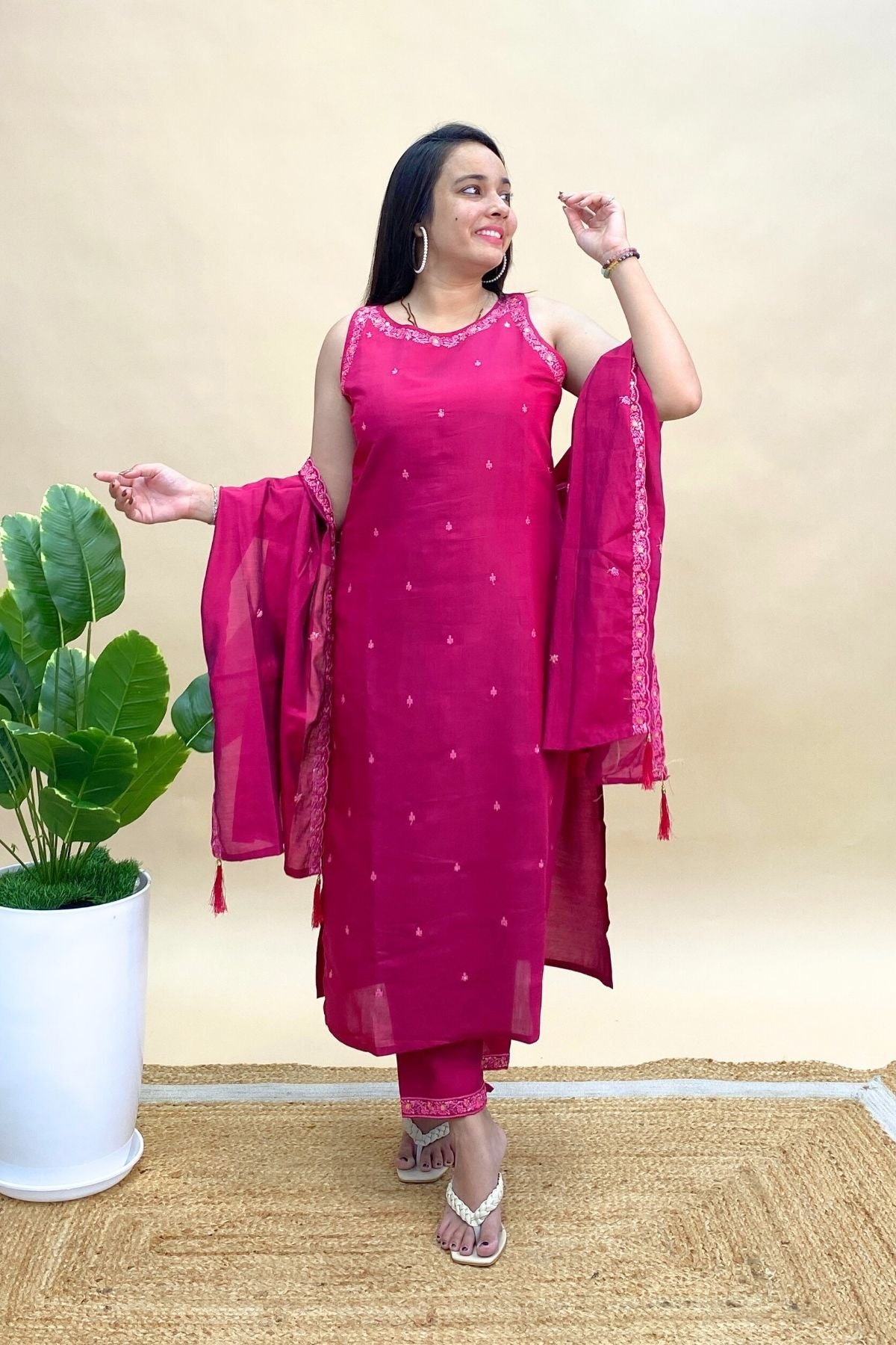 Sleeveless Silk Kurti Pant Dupatta Set with Attachable Sleeves, All-Over Embroidery,Festive Wear