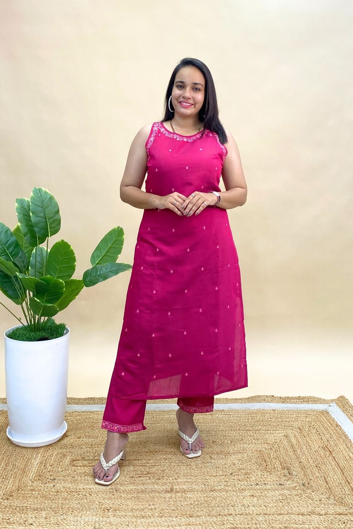 Sleeveless Silk Kurti Pant Dupatta Set with Attachable Sleeves, All-Over Embroidery,Festive Wear