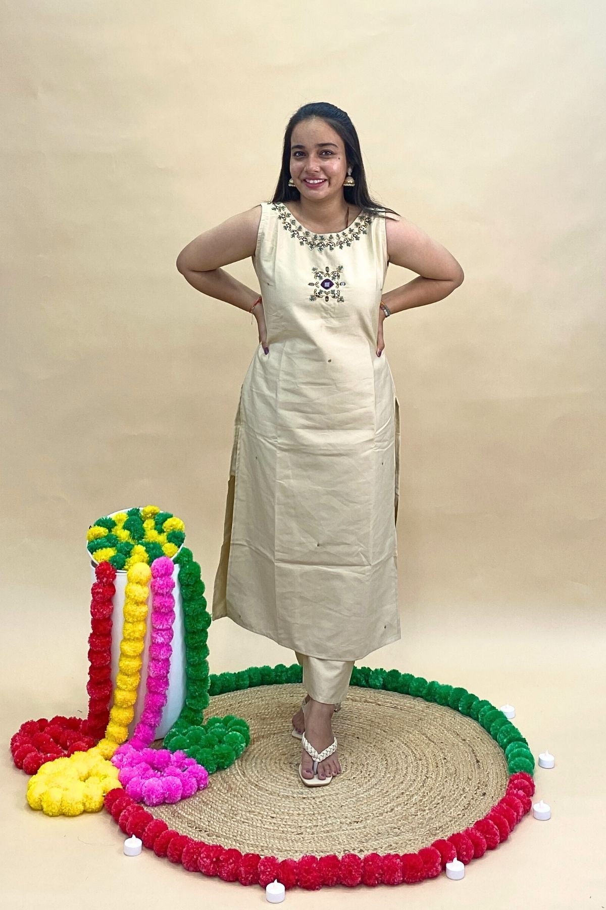 Premium Gadwal Sleeveless Kurti Pant Set – Abhla, Thread & Cut Dana Embroidered Neckline with Contrast Banarasi Dupatta