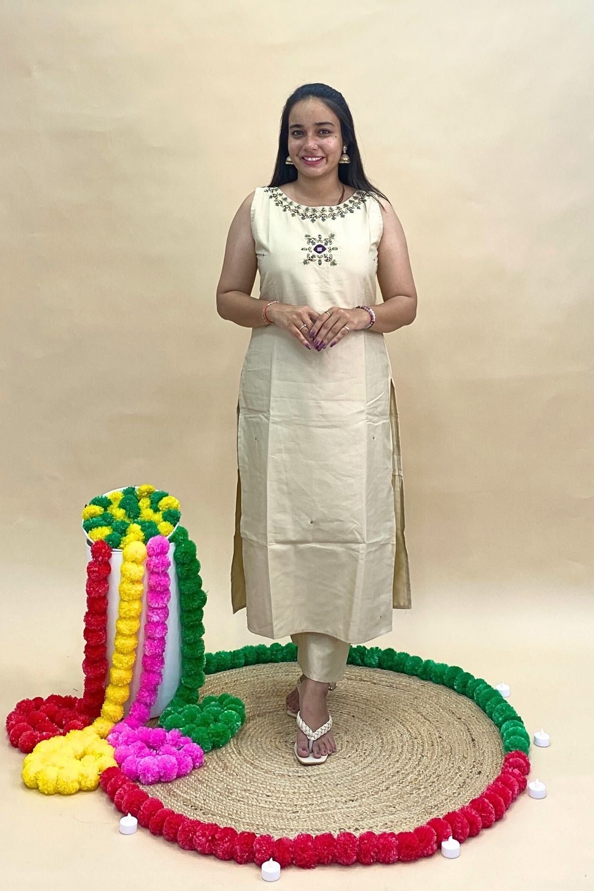 Premium Gadwal Sleeveless Kurti Pant Set – Abhla, Thread & Cut Dana Embroidered Neckline with Contrast Banarasi Dupatta