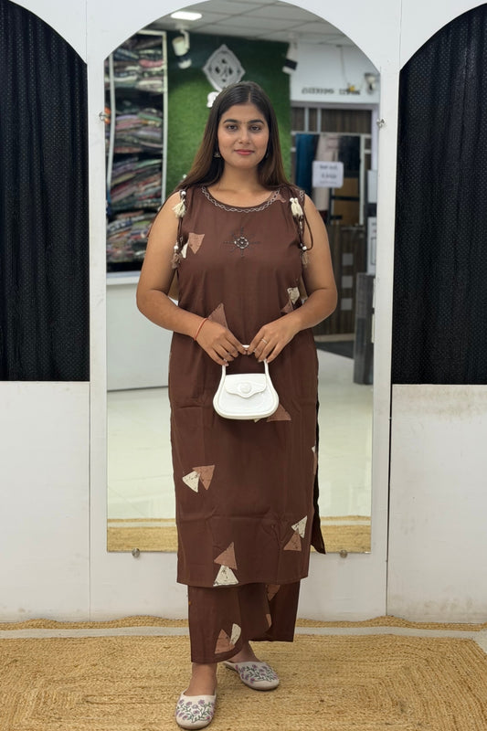 Sleeveless Cotton Kurta Pant Set with Geometric Print & Beaded Neckline Detail
