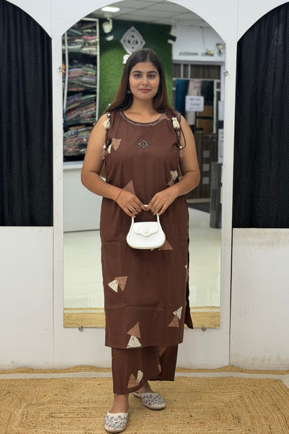 Sleeveless Cotton Kurta Pant Set with Geometric Print & Beaded Neckline Detail
