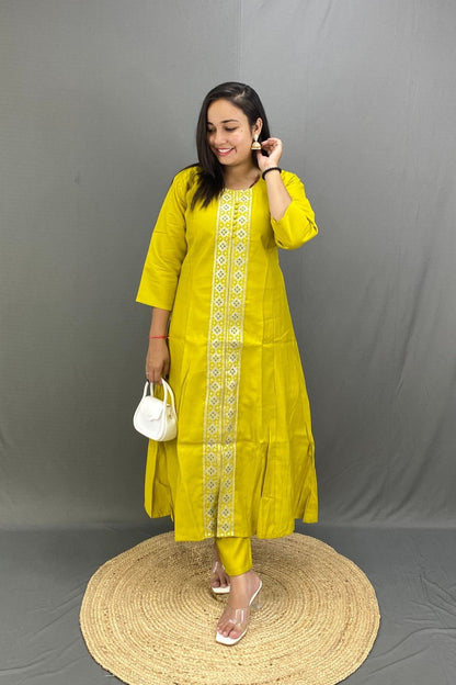 Sherwani-Inspired Premium Silk Kurti Pant Set with Contrast Banarasi Dupatta