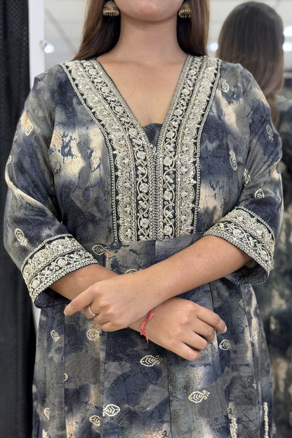 Heavy Rayon Tie-Dye Print V-Neck Full Ghera Anarkali Kurti Pant Set