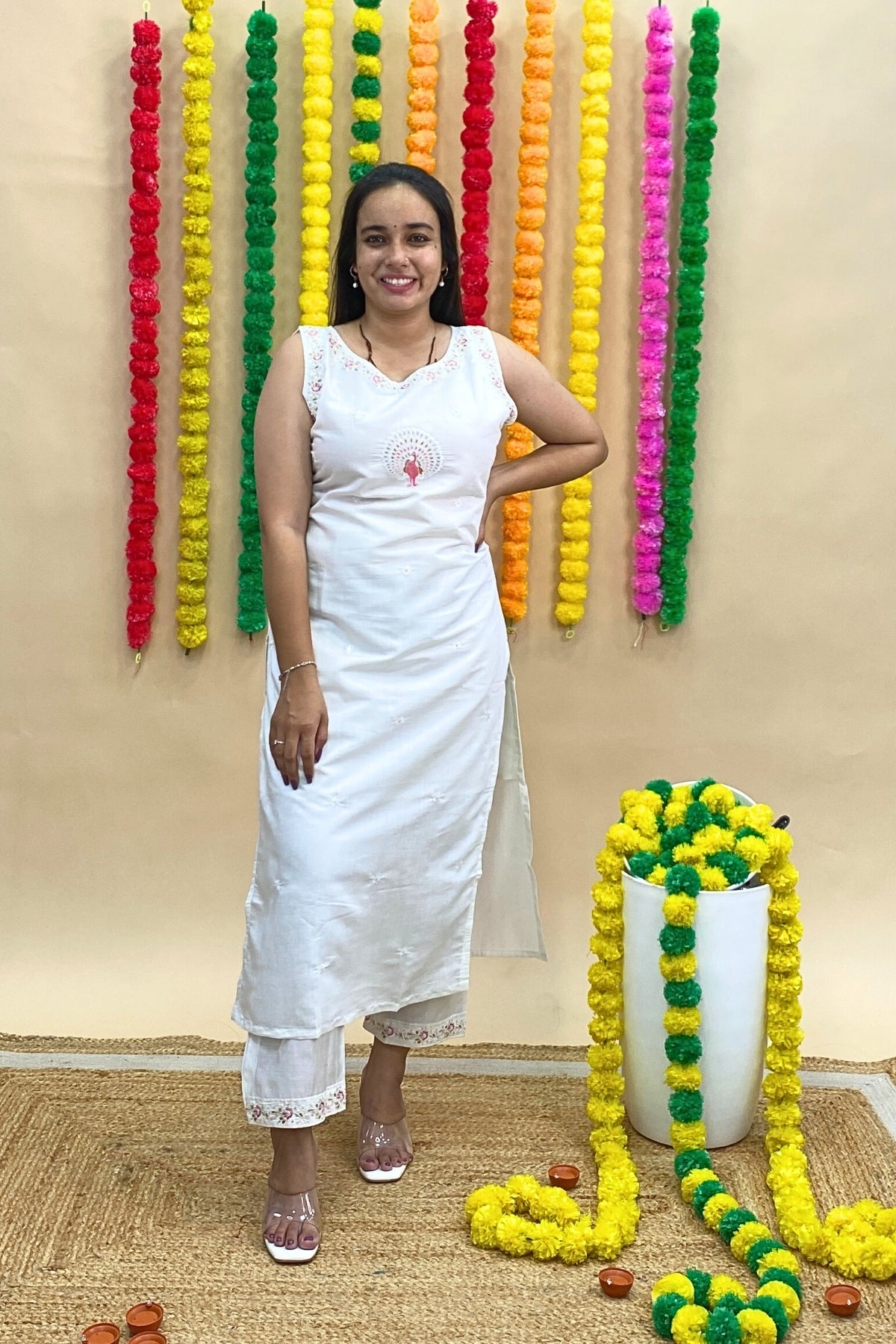 Roman Silk Sleeveless Kurti Pant Set with Contrast Banarasi Dupatta – Peacock Embroidered Neckline